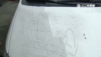 不滿按喇叭睡不著覺　女怪客刮20車