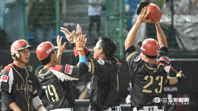林泓育逆轉滿貫彈　桃猿逆轉勝獻國軍