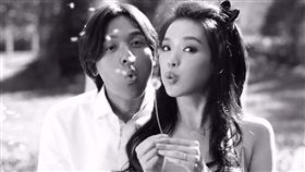 舒淇馮德倫結婚照／愛奇藝微博