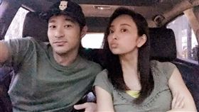 愛紗和老公穿情侶裝/翻攝自臉書