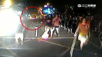 抓寶聖地車禍　玩家幫叫救護車、指揮