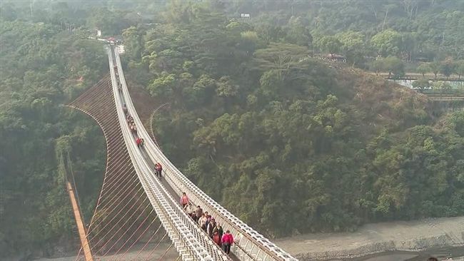 屏東山區大雨　「山川琉璃橋」封閉