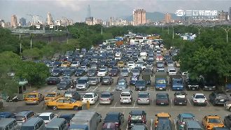 柯P搶錢？果菜市場停車費漲4倍挨轟