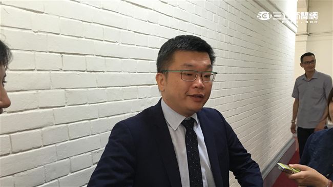 看軍公教大遊行　蔡其昌比喻很幽默