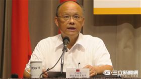 行政院政務委員鄧振中。（記者盧素梅攝）