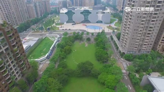 剛開幕就漏水　台中歌劇院遭批太誇張