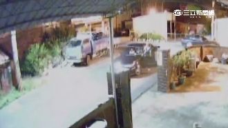 懷疑友幫前女友搬家　男撂人開槍示威