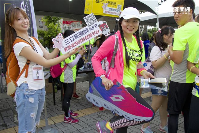 2016 Lotto月光路跑攤位活動（記者林顥宗/攝影）