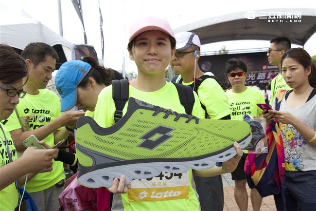 2016 Lotto月光路跑攤位活動（記者林顥宗/攝影）