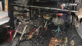 心痛！半夜車行大火　百萬重機全燒毀