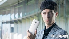 華碩旗艦機皇6GB/256GB版　在台搶先開賣