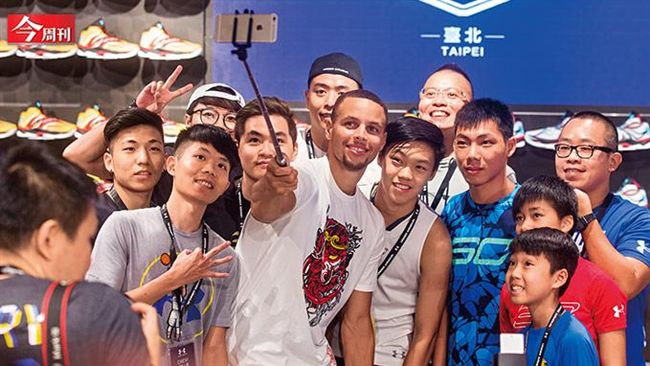 摩曼頓稱霸、Curry來台都靠他