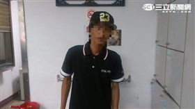 徐男長期失業戴喬丹帽偷香油錢及供品遭逮（翻攝畫面）