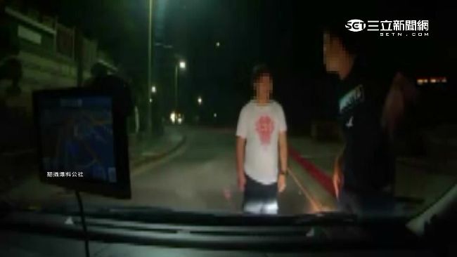 輕按一聲喇叭提醒　駕駛竟被攔車圍毆