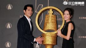 許瑋甯、藍正龍宣布105年度電視金鐘獎最佳男、女主角入圍名單。（記者邱榮吉/攝影）