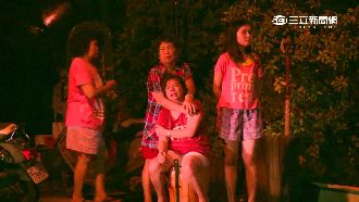 倉庫起火延燒民宅　住戶門前癱軟痛哭