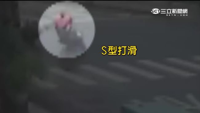 害老翁摔車？鄰車「S型打滑」有疑點