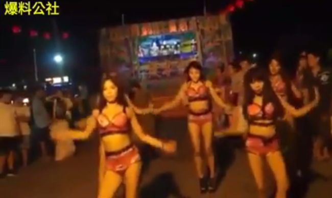 辣妹舞團大跳熱舞　背景樂卻是這個…