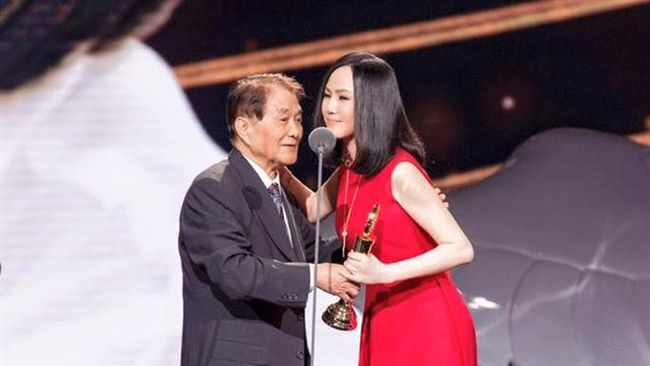 江蕙奔醫院見最終面　送別恩人黃義雄