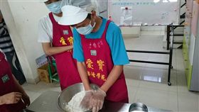 喜憨兒月餅（圖／翻攝自李忠潔臉書）