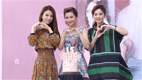 S.H.E舉辦出道十五周年簽名會感謝歌迷一路相伴