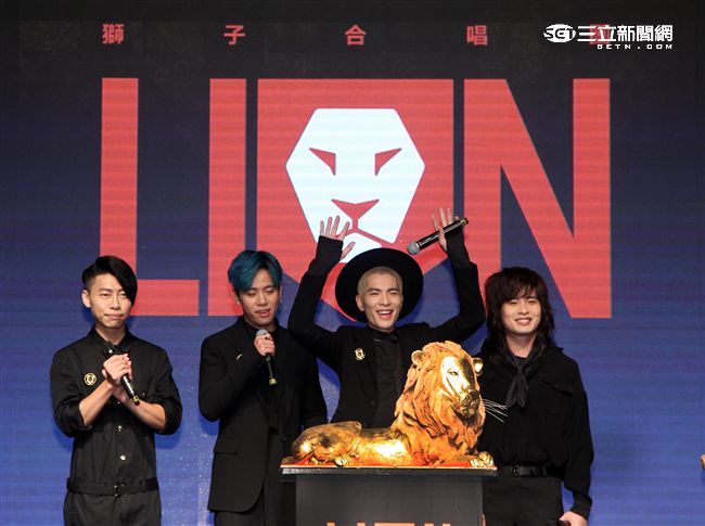 「獅子合唱團」蕭敬騰親自打造充滿爆發力全新專輯正式發行。（記者邱榮吉/攝影）