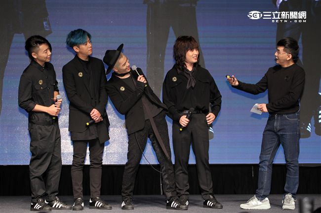 「獅子合唱團」蕭敬騰親自打造充滿爆發力全新專輯正式發行。（記者邱榮吉/攝影）