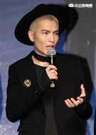 「獅子合唱團」蕭敬騰親自打造充滿爆發力全新專輯正式發行。（記者邱榮吉/攝影）