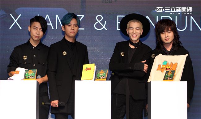 「獅子合唱團」蕭敬騰親自打造充滿爆發力全新專輯正式發行。（記者邱榮吉/攝影）