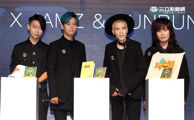 「獅子合唱團」蕭敬騰親自打造充滿爆發力全新專輯正式發行。（記者邱榮吉/攝影）