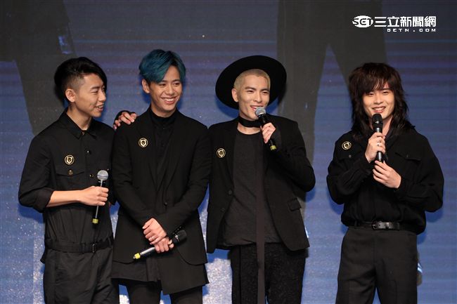 「獅子合唱團」蕭敬騰親自打造充滿爆發力全新專輯正式發行。（記者邱榮吉/攝影）