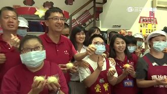 退月餅惹議！指揮官颱風留守派妻道歉