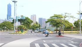 高雄市政府兩段式左轉宣導影片_https://www.youtube.com/watch?v=SJ74hgsbXxY