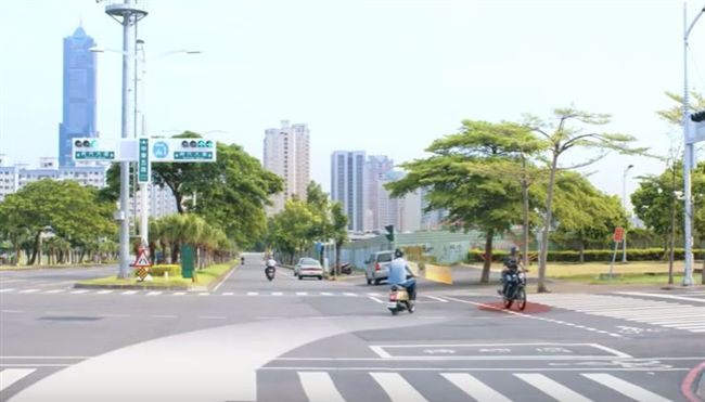 影／高市宣導兩段式左轉　遭網友罵翻