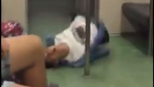 《屍速》感染台鐵　男大生嚇壞乘客