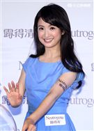 林依晨婚後更有女人味，平時注重肌膚清潔保濕步驟。（記者邱榮吉/攝影）