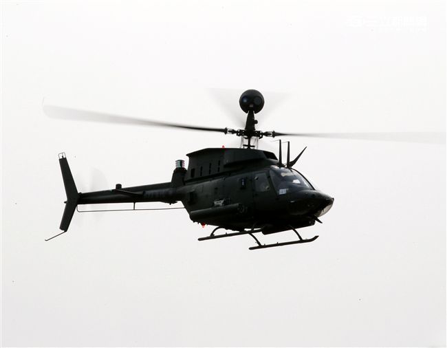 陸軍航特部OH-58D戰搜直升機搭配阿帕契直升機的「獵殺組合」，AHIP負責鎖定目標，阿帕契則從訊號得到目標發射飛彈，摧毀目標。。（記者邱榮吉/攝影）