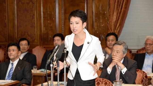 蓮舫出示證明表清白　黨內議論紛紛