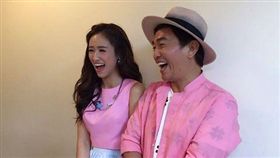 憲哥與Sandy。(圖/取自Sandy臉書)-https://www.facebook.com/sandywuofficial/photos/a.648437741841182.1073741828.648424351842521/1259154750769475/?type=3&theater