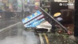 莫蘭蒂路過台灣尾　墾丁整條街毀容