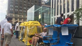 iPhone 7 美國紐約　蘋果旗艦店 翻攝Harvard Zhang推特
