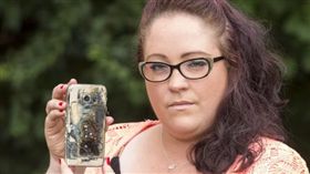 Galaxy S7
https://www.thesun.co.uk/news/1772176/samsung-s7-edge-overheated-and-then-exploded-in-teachers-hands-in-the-middle-of-busy-cafe/