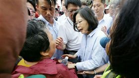 蔡英文視察屏東災情　總統府提供