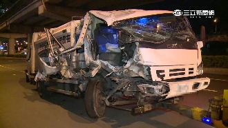 菜鳥駕駛疲勞上路　垃圾車連撞7車