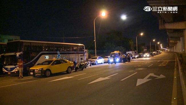 菜鳥司機打瞌睡　垃圾車失控連撞7車
