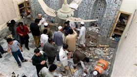 巴基斯坦清真寺遭自殺炸彈客攻擊（圖／翻攝自《Pakistan Today》）