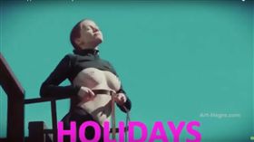 艾米莉,解放乳頭運動,露點,違法,上空,權益,公平,兩性平等,紐約,女權,性別歧視,性別(https://www.youtube.com/watch?v=vVp3dGqR9Rk)