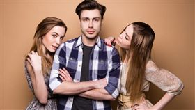 前女友,3P,女友,劈腿,雙胞胎,姐妹,／情境圖／shutterstock