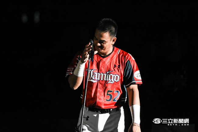 陳金鋒引退　圖／記者林敬旻攝