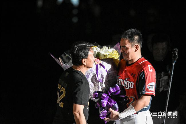 陳金鋒引退　圖／記者林敬旻攝